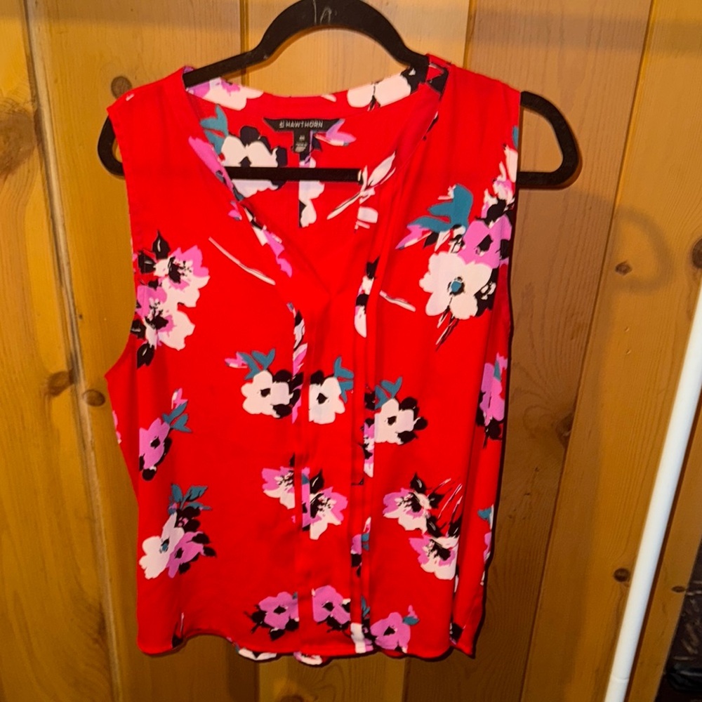 Smartwool Red Sleeveless Floral Blouse